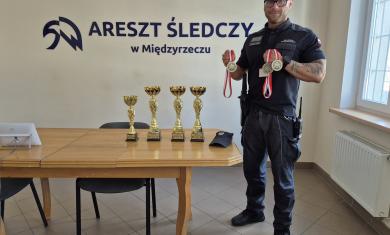 Udany debiut w zawodach kulturystycznych - Służba Więzienna